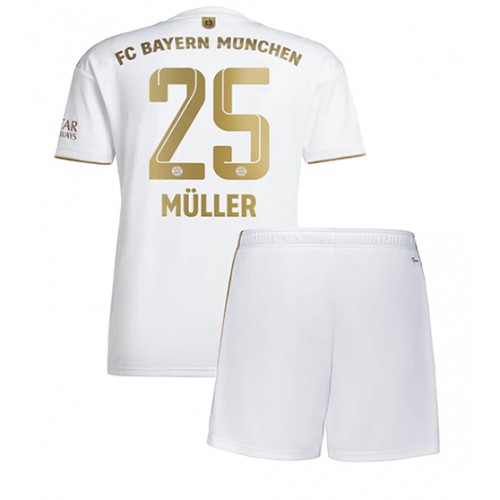 Fotbalové Dres Bayern Munich Thomas Muller #25 Dětské Venkovní 2022-23 Krátký Rukáv (+ trenýrky)